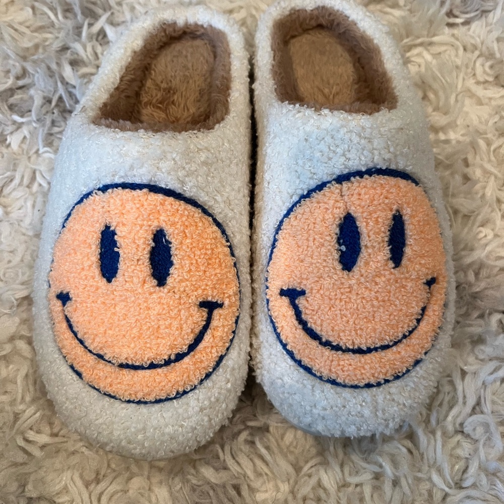 Cozy Smiley Face Slippers - Cream and Orange